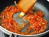 冷えたかたい状態で加えたほうが、きれいなつやが出やすい