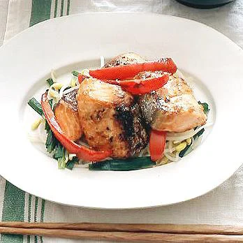 鮭の韓国風グリル焼き温野菜添え