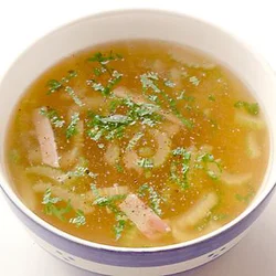 セロリとハムのスープ