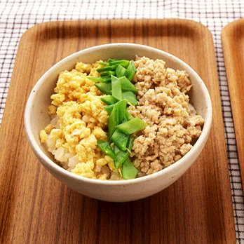 とりそぼろ丼