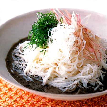 黒ごま汁そうめん