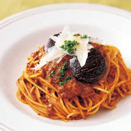 焼きしいたけとミートソースのスパゲッティ