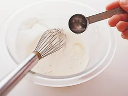 ころもにサラダ油を加えると、カリッと揚がり、さめてもその食感が長持ちする。