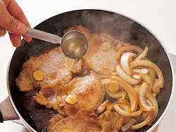 酢は仕上げに加えて、ひと煮立ちさせたら完成。