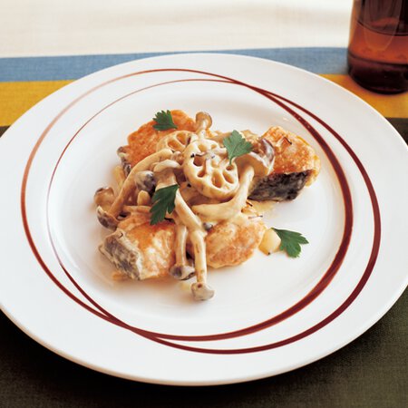 鮭のクリームソース By飛田和緒さんの料理レシピ プロのレシピならレタスクラブ