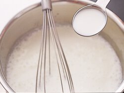 片栗粉がぷるぷる食感スイーツに 3つの材料のモチぷるミルク餅 Moguna モグナ