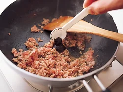 辛み調整ができるように､肉みそには豆板醤は加えない
