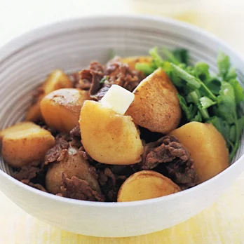 牛肉と新じゃがのバターじょうゆ煮
