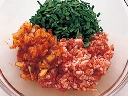 キムチにうまみや塩分があるので、ほかに加える調味料は控えめでOK。