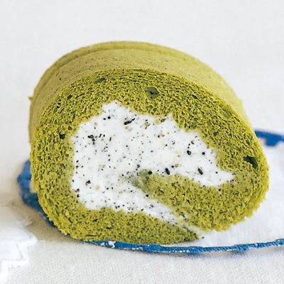 ミニロールケーキ　抹茶とごま