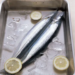まずは塩水で洗って汚れを落とす
