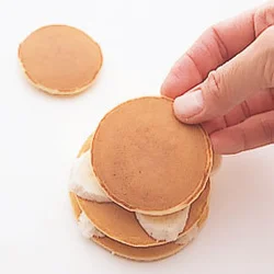 徐々に小さくなるよう、交互に重ねていく。