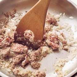 ひき肉はシンプル味に