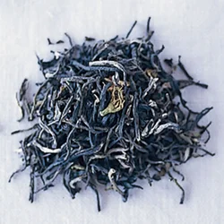 中国緑茶やウーロン茶にジャスミンの花びらが混ぜてある。