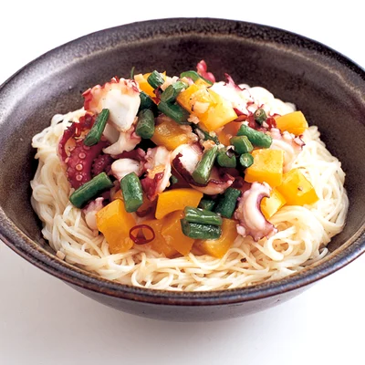 たこといんげんのガーリックオイルぶっかけそうめん