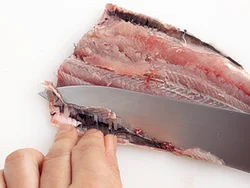 腹骨をすき取る
