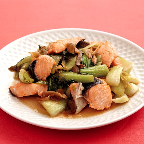 鮭とチンゲン菜の炒めもの By藤野嘉子さんの料理レシピ プロのレシピならレタスクラブ