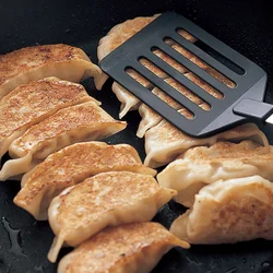 皮は両面を焼くとこうばしさがアップ