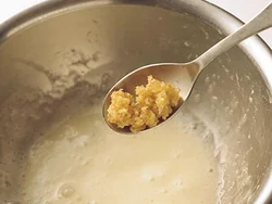 フリットのころもにおろししょうがを入れて、風味も効能もプラス。