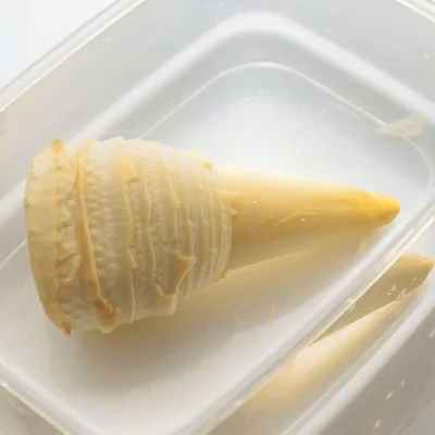 皮をむいたら水につけて、時々水を替えながら、冷蔵庫で2〜3日保存できる。