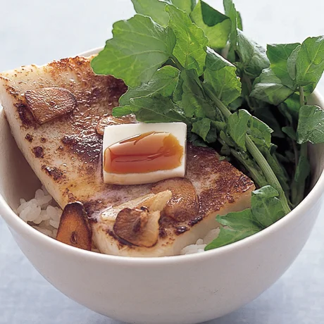 かまぼこステーキ丼