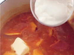 ホクホクに煮たさつまいもの甘みがおいしさのもと。クリーミーな味わいともよく合います。