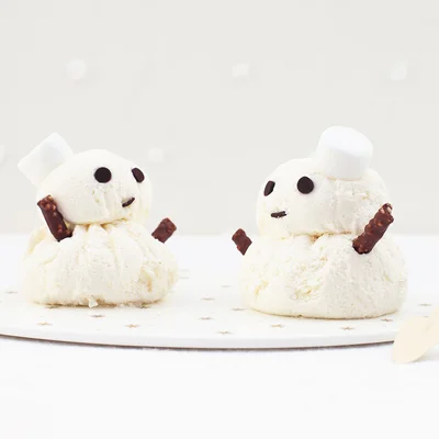 ヨーグルトスノーマンケーキ