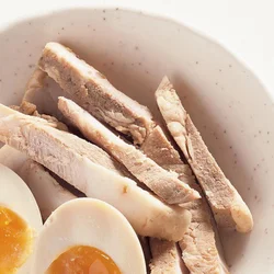 麺にからみやすいように細めに切って