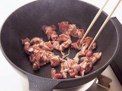 豚とたけのこのピリ辛炒め Bymako 多賀正子 さんの料理レシピ プロのレシピならレタスクラブ