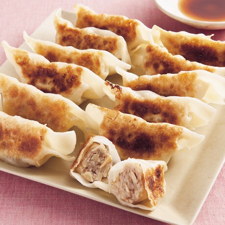 とりとたけのこの焼き餃子 By丸山久美さんの料理レシピ プロのレシピならレタスクラブ