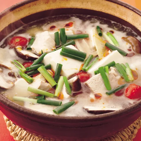 豆腐ととりの酸辣湯(サンラータン)鍋
