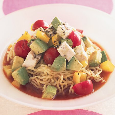 とりとアボカドの彩り冷やし中華 By枝元なほみさんの料理レシピ プロのレシピならレタスクラブ