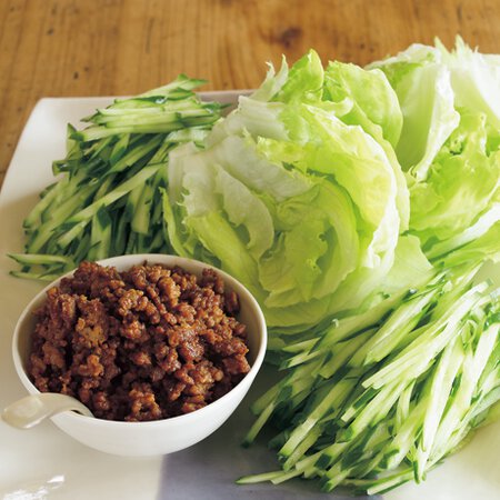 肉みそきゅうりのレタス巻き By飛田和緒さんの料理レシピ プロのレシピならレタスクラブ