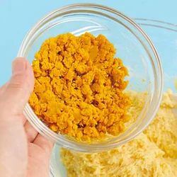 かぼちゃはつぶして加える。かぼちゃの食感が少し残っているとほっくりとした味わいに。