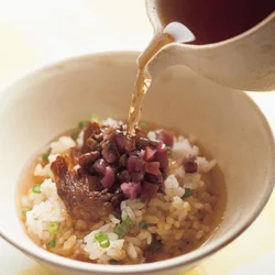 ほうじ茶を注げばお茶漬け風に