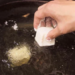 【笠原流「揚げ出し豆腐」の掟】其の二、片栗粉をつけたらすぐに揚げる。