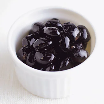 甘く煮たつやつやの黒豆はお正月には欠かせません。