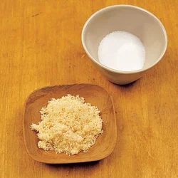 糖類は、グラニュー糖と三温糖を使用。ブレンドをしているのは三温糖のコクをほのかに取り入れるため。