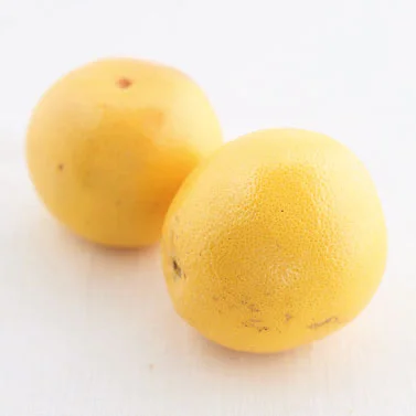 グレープフルーツは、ほのかな苦みと爽やかな香りが特徴のフルーツ。
グレープフルーツ(ルビー)の場合も同様の分量、作り方で作る。
