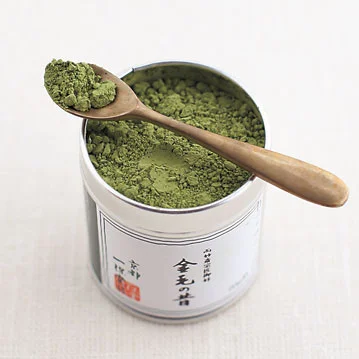 抹茶は、粉状なのでお菓子作りにも◎。香りや鮮やかな色を楽しんで。