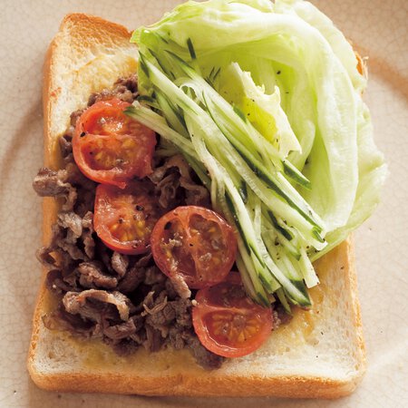 ビーフトースト Byワタナベマキさんの料理レシピ プロのレシピならレタスクラブ