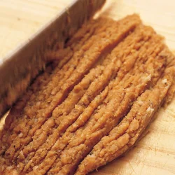 みそは焼いたあじとともにたたけ