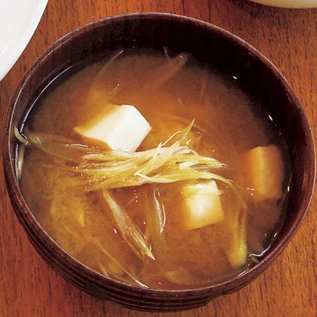 みょうがと豆腐のみそ汁 By佐藤ひろみさんの料理レシピ プロのレシピならレタスクラブ