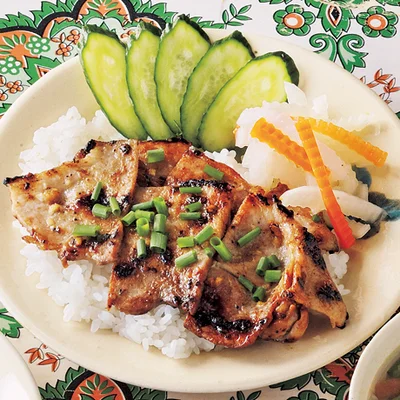 豚肉のっけご飯・コムディア