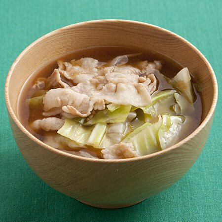 豚とキャべツのみそ汁 By沼口ゆきさんの料理レシピ プロのレシピならレタスクラブ
