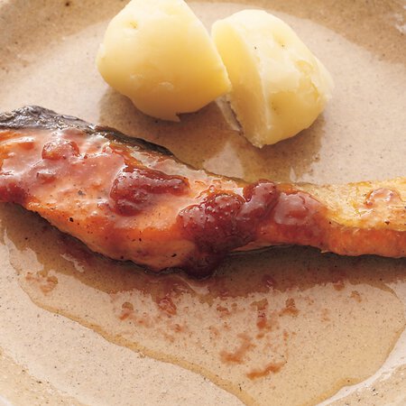 鮭のソテー いちごジャムソース By小川貢一さんの料理レシピ プロのレシピならレタスクラブ