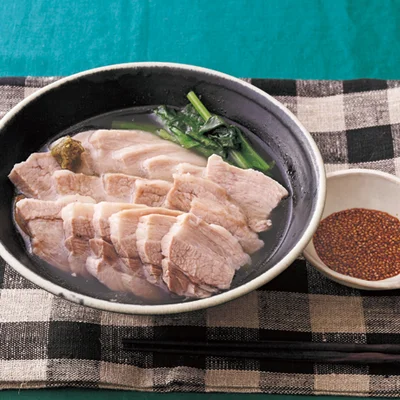 豚バラの塩にんにく煮ごまだれ添え