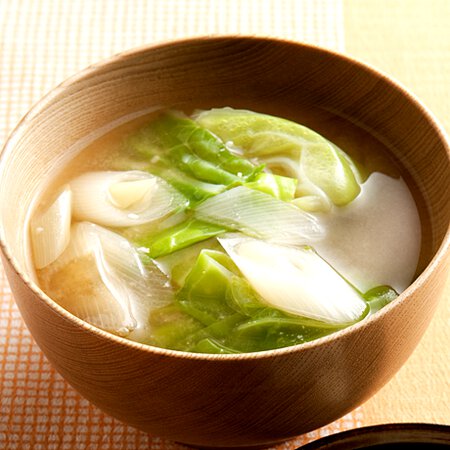 酒粕入りみそ汁 By金丸絵里加さんの料理レシピ プロのレシピならレタスクラブ