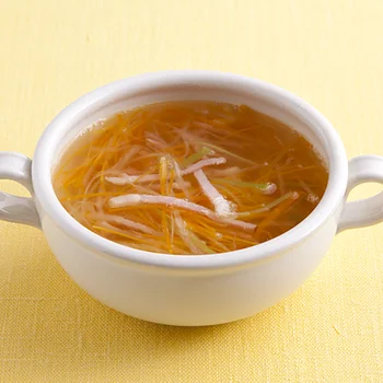 せん切り野菜のコンソメスープ