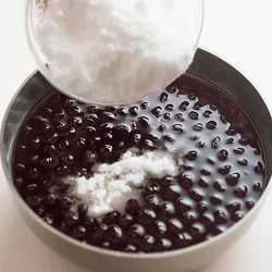 砂糖は分けて加えたほうが、しっかり味がしみこみます